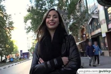 En uno de mis viajes de turismo logre seducir a una bella mujer en las calles