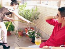 Ana Marco se lo monta con su compañero de piso en la terraza